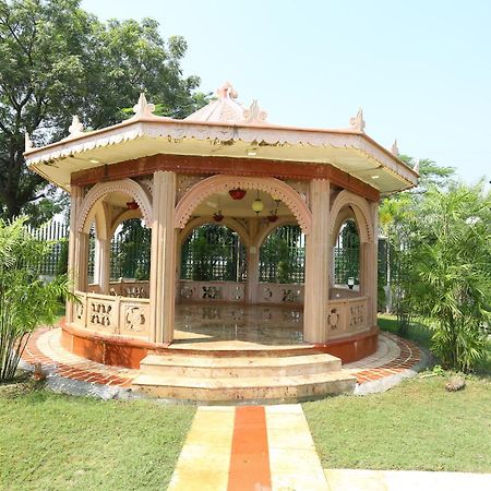 Mann The Palm Retreat Hotel Lucknow Exterior foto