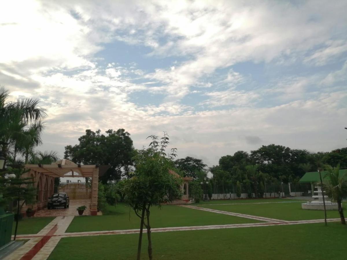 Mann The Palm Retreat Hotel Lucknow Exterior foto