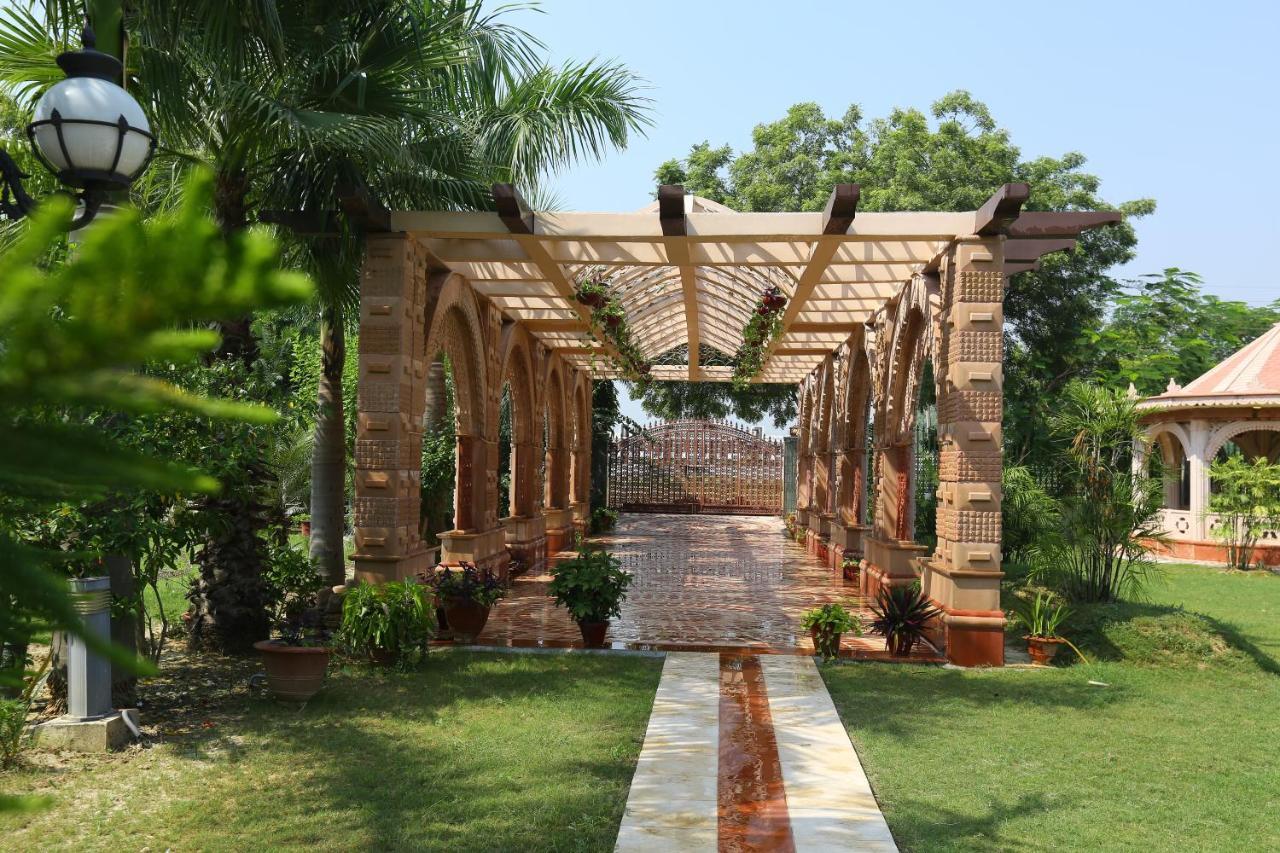 Mann The Palm Retreat Hotel Lucknow Exterior foto