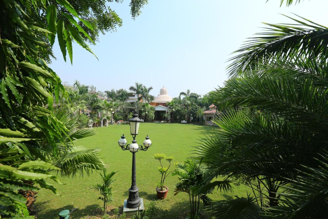 Mann The Palm Retreat Hotel Lucknow Exterior foto
